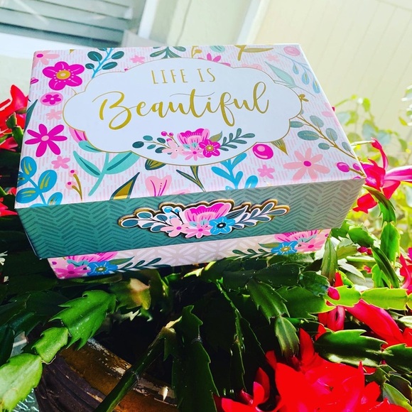 Life Is Beautiful Keepsake Gift Box 7x5 - Picture 2 of 8